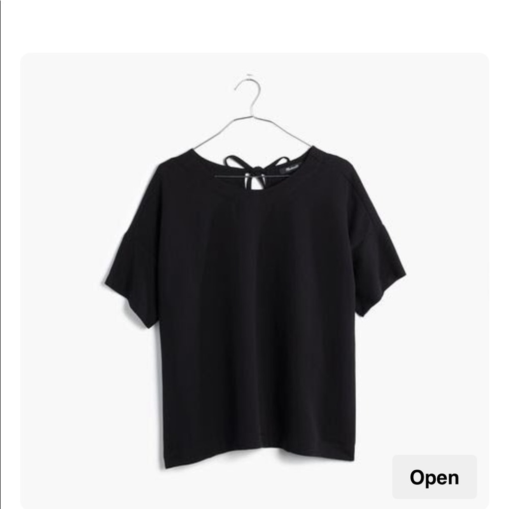 Minimalistic crepe bow back blouse